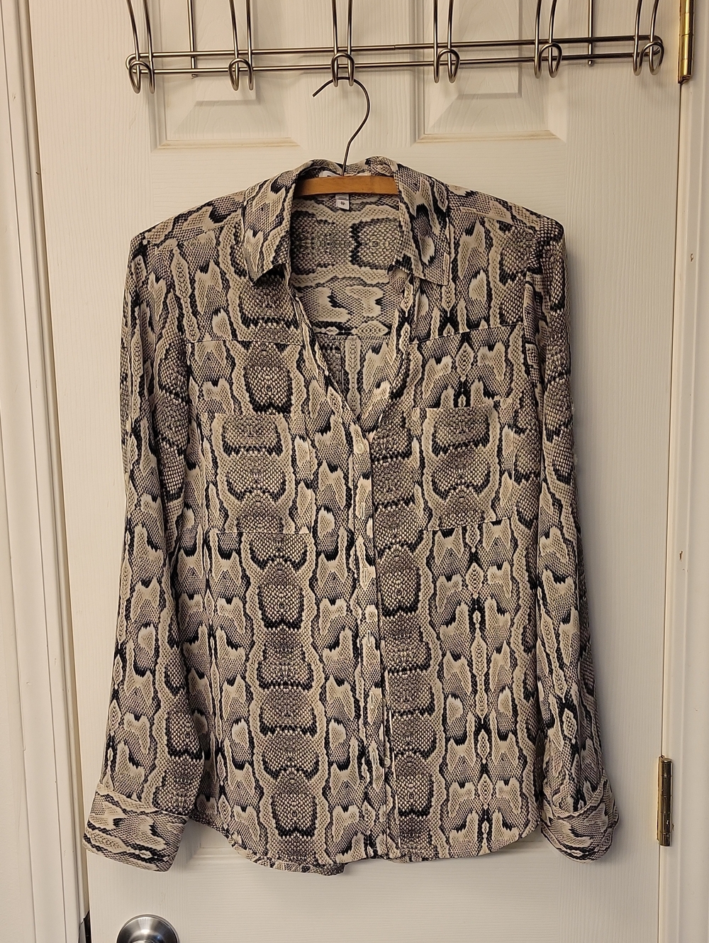 Women's Express Snake-Print The Portofino Shirt - Black & Cream XS